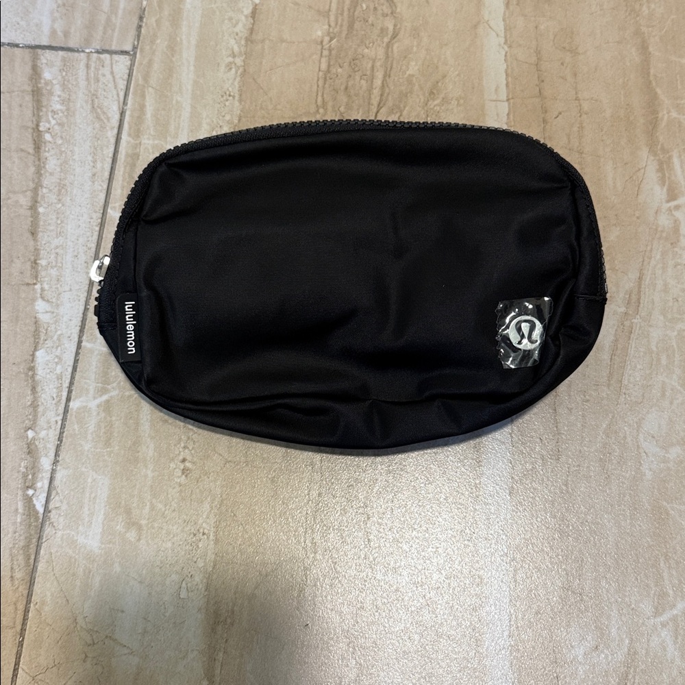 lululemon athletica Black Crossbody Bag 1L